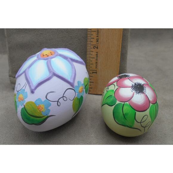 Hand Painted Ceramic Easter Eggs Lot of 2 Eggs Floral Design - Picture 6 of 9